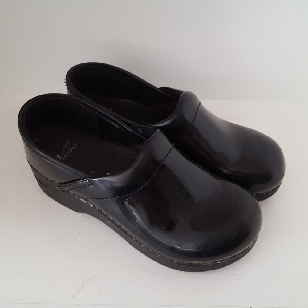 Kids dansko clogs in black